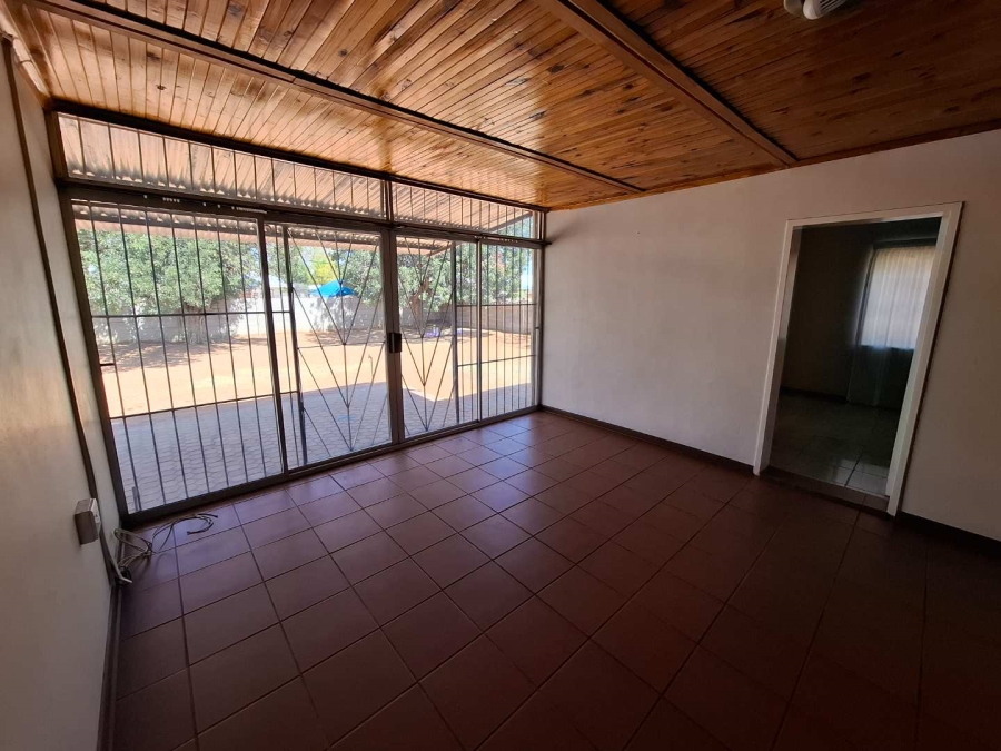 4 Bedroom Property for Sale in Die Rand Northern Cape